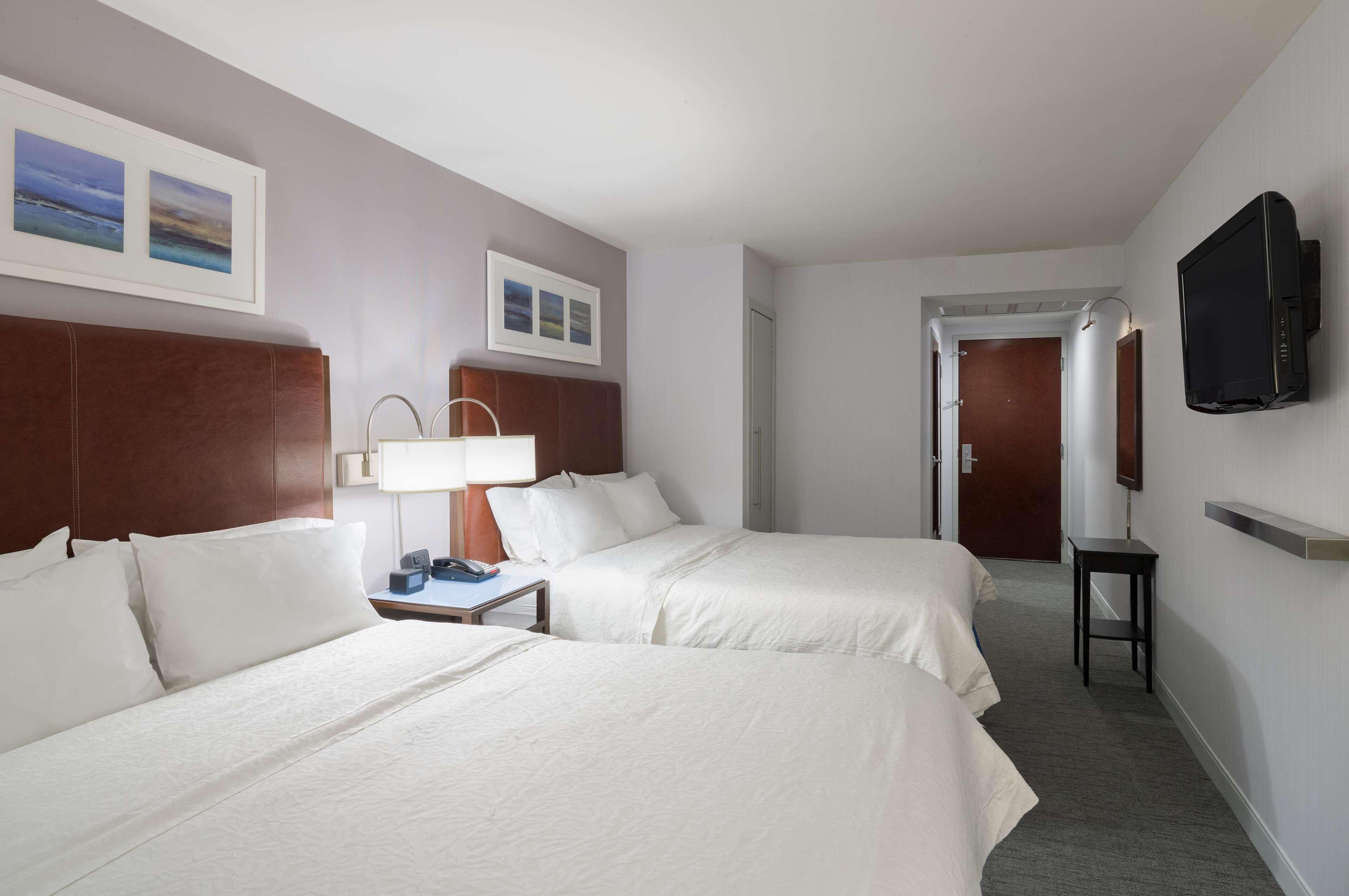 Hampton Inn Seaport Financial District Нью-Йорк Экстерьер фото
