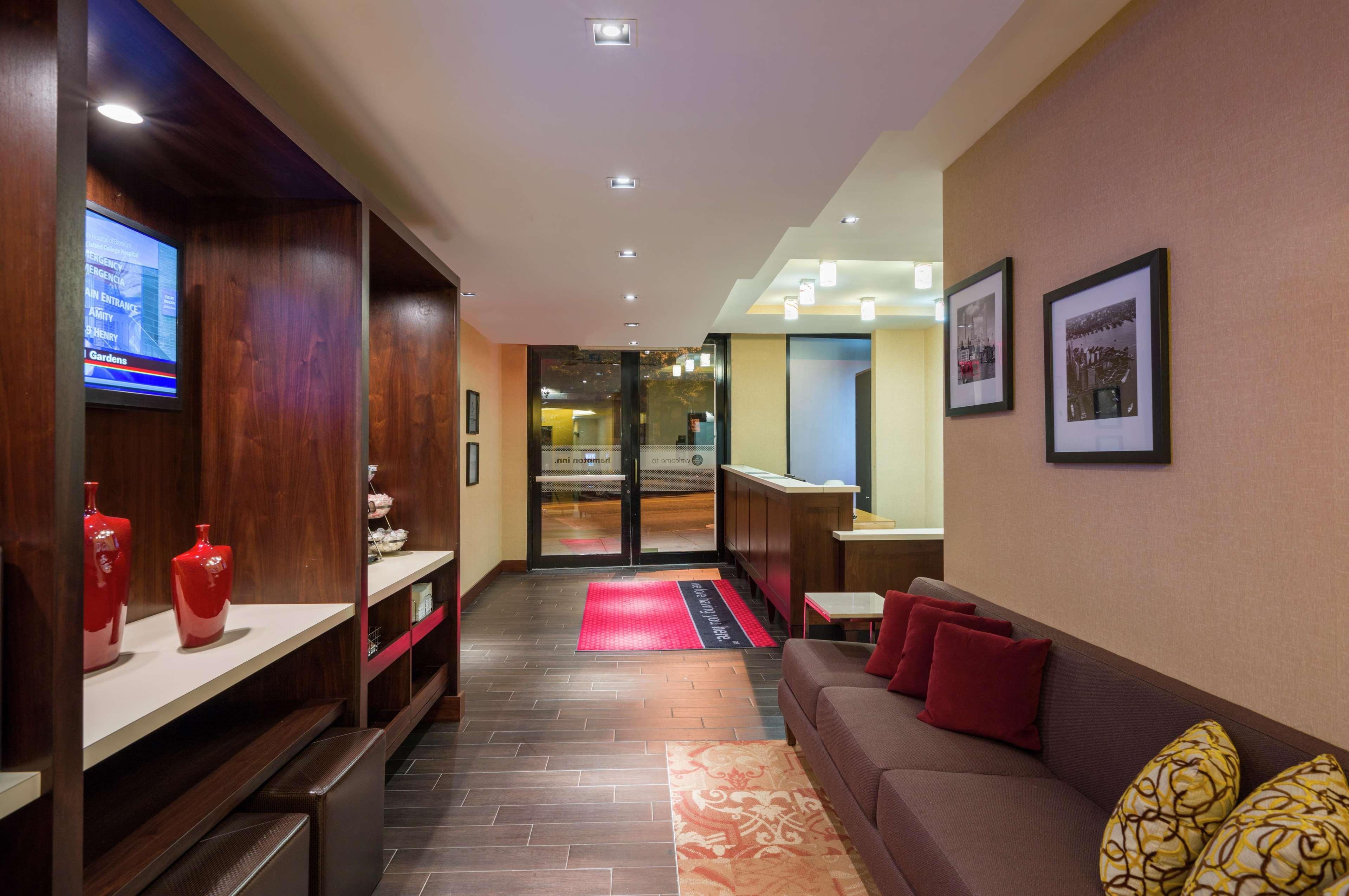 Hampton Inn Seaport Financial District Нью-Йорк Экстерьер фото