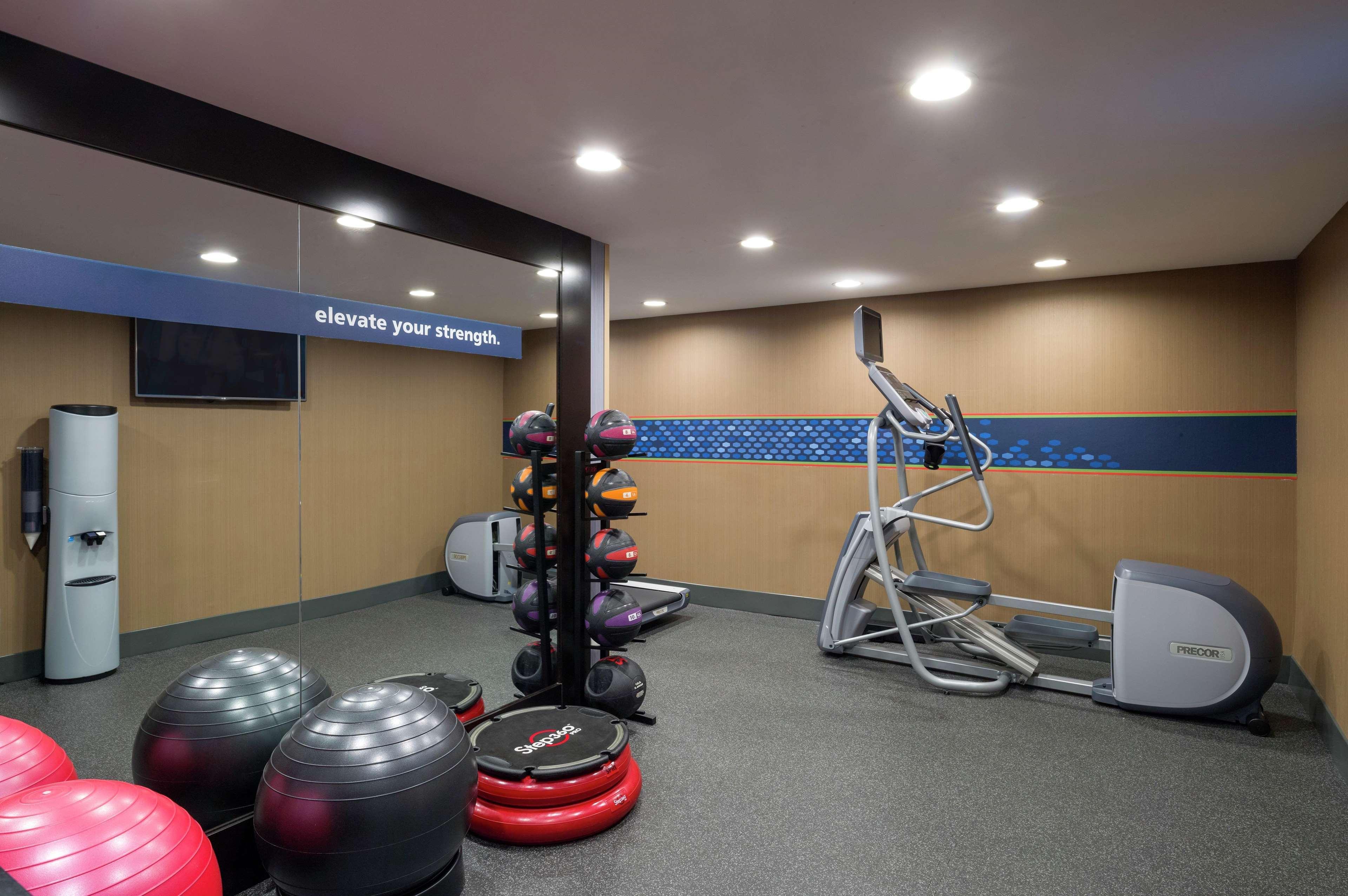 Hampton Inn Seaport Financial District Нью-Йорк Экстерьер фото