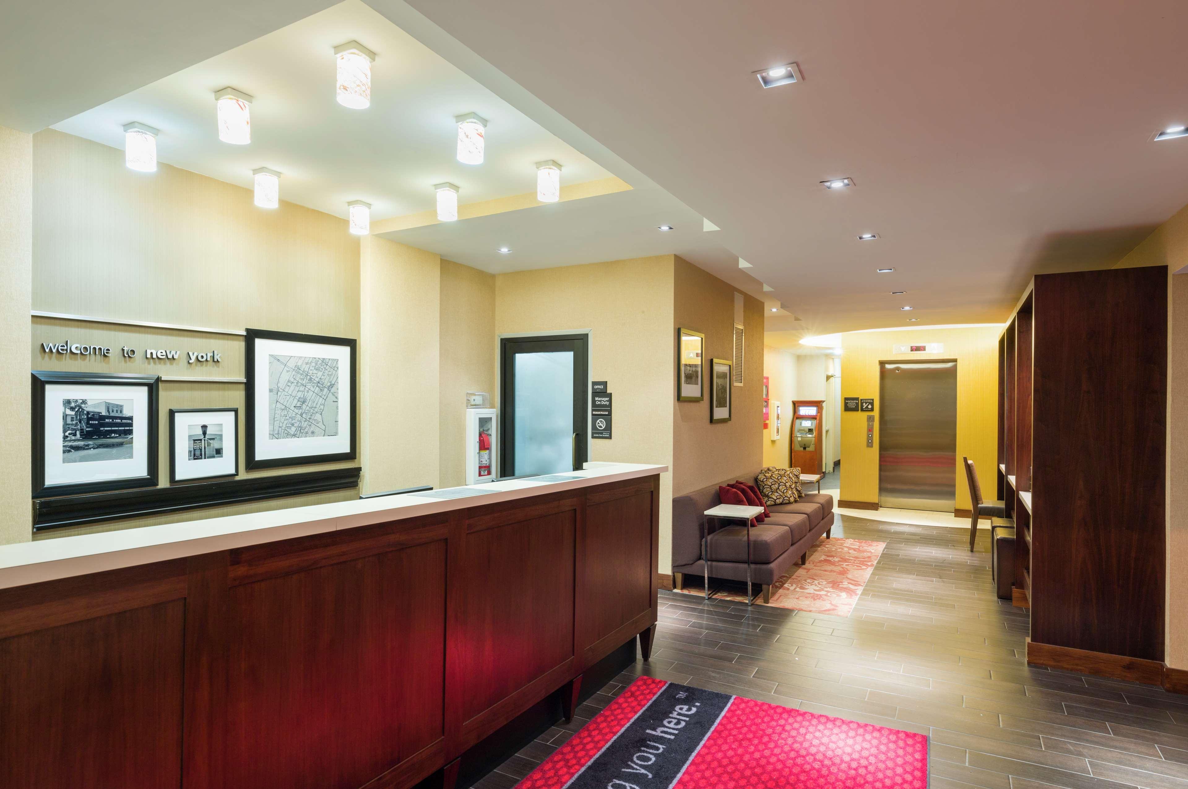 Hampton Inn Seaport Financial District Нью-Йорк Экстерьер фото