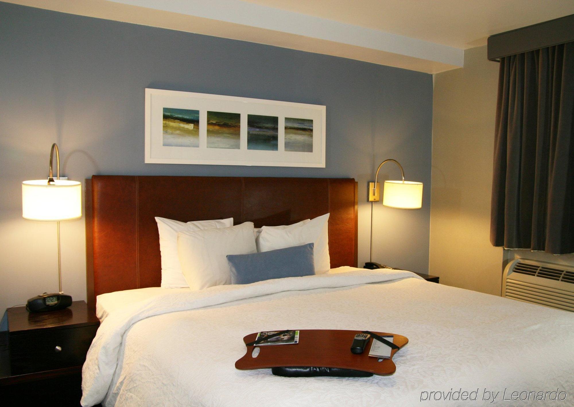 Hampton Inn Seaport Financial District Нью-Йорк Номер фото