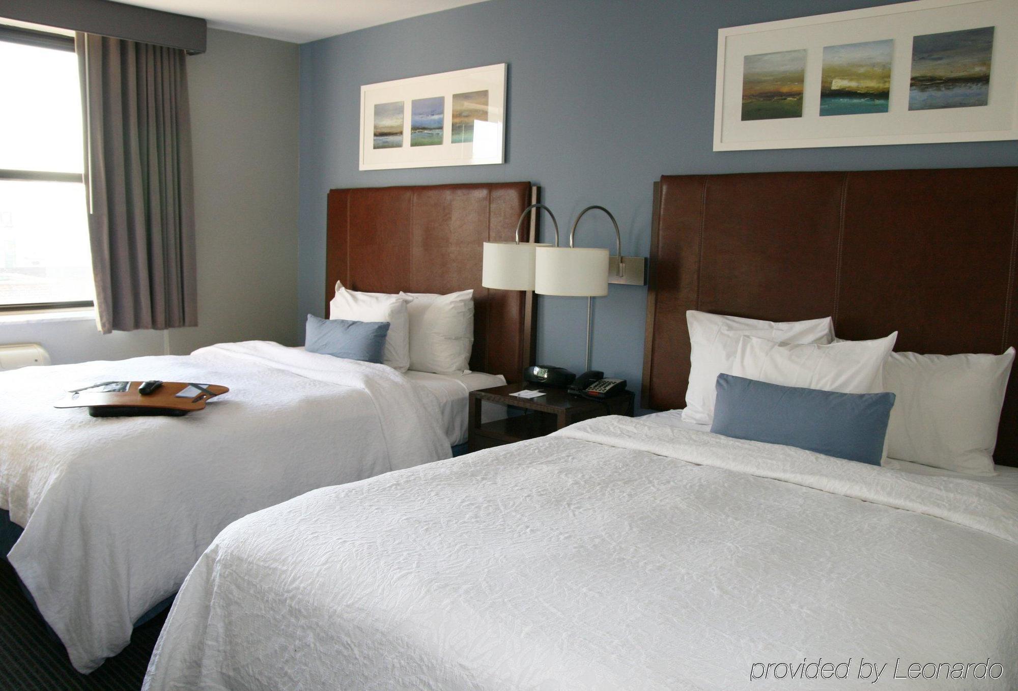 Hampton Inn Seaport Financial District Нью-Йорк Номер фото